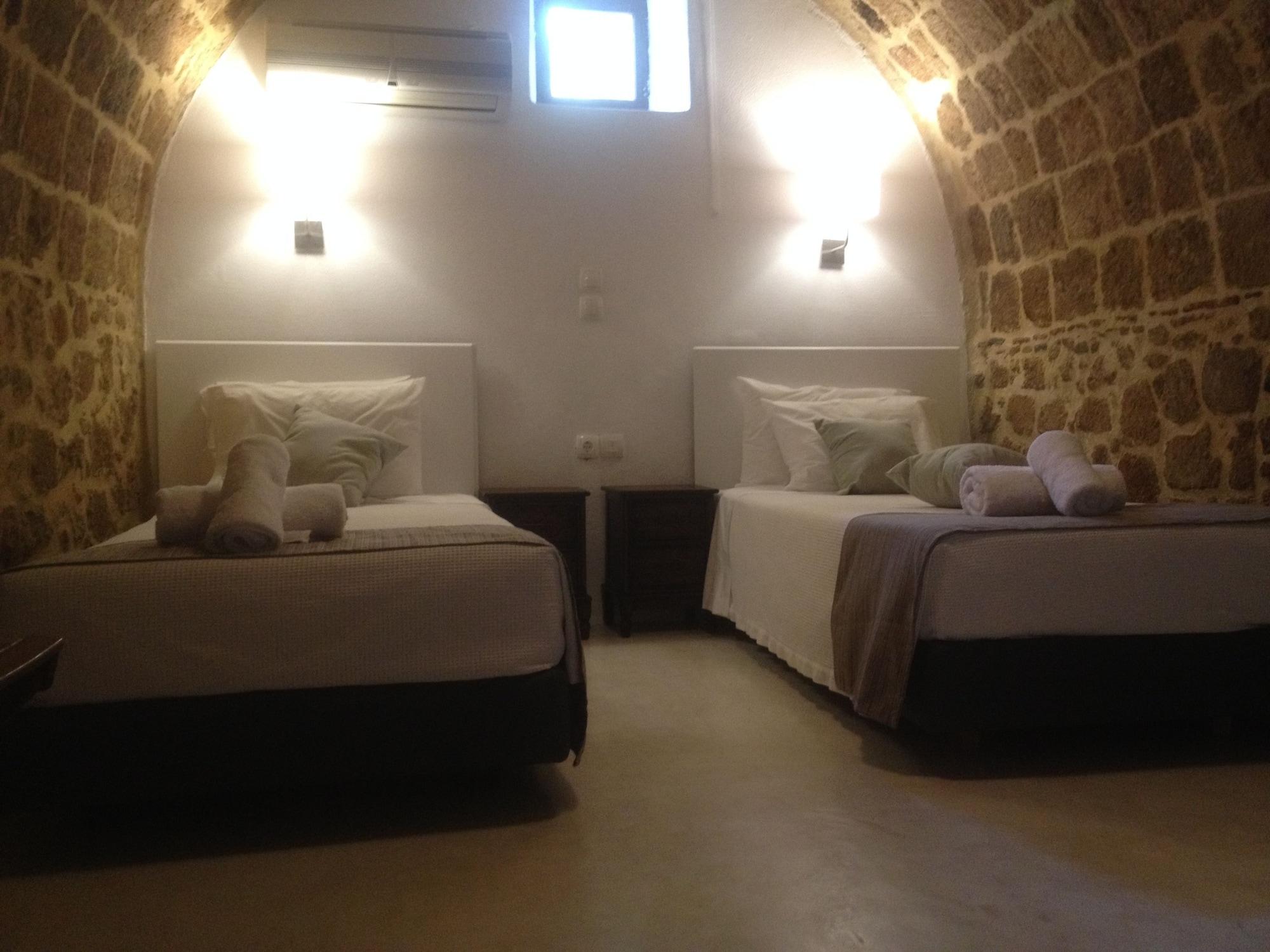 Auberge 32 Old Town Rhodes City Esterno foto